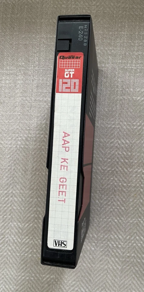 AAP KE GEET  VHS B W  25 Hindi Film Songs from 18 movies  Copy Excellent Video - Image 2 of 2