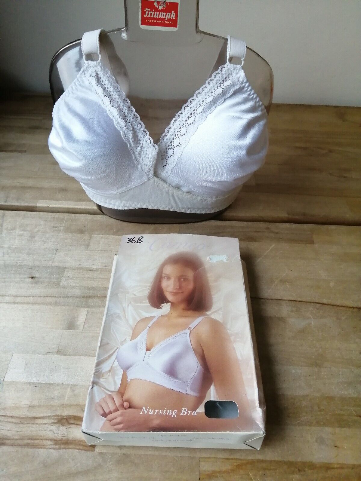 Maternity White Lace Trim Nursing Bra Soft Cup Bra Non Wired 42B Brand New`