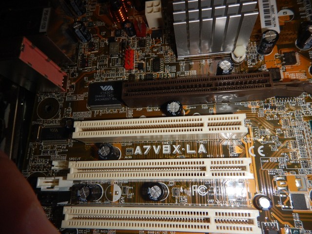 CARTE MERE ASUS a8mn-br rev 1.04 EUR 112,10 - FR