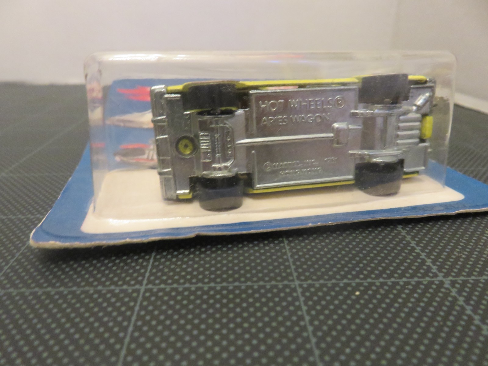 Hot Wheels Aries Wagon 3258 Yellow Chrysler Woody DieCast Hong Kong