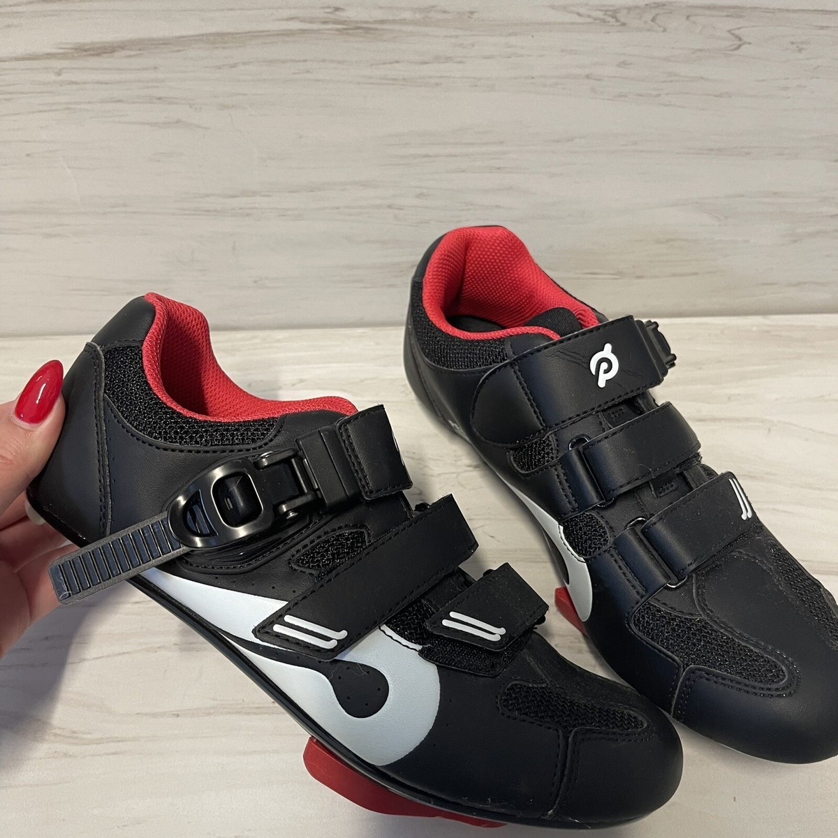 Peloton Cycling Shoes Athletic Black & Red Size 40 = Men  display picture 1