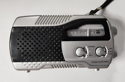 Dynamo Flashlight & AM/FM Radio - Works