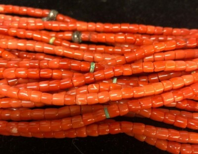 Natürliche rote Korallen Perlen 11 Reihen 24 Zoll jede Halskette App. 800 Ct.