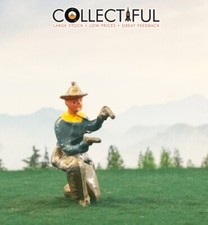 CRESCENT VINTAGE LEAD FIGURE - WILD WEST - COWBOY KNEELING - PISTOLS   1479