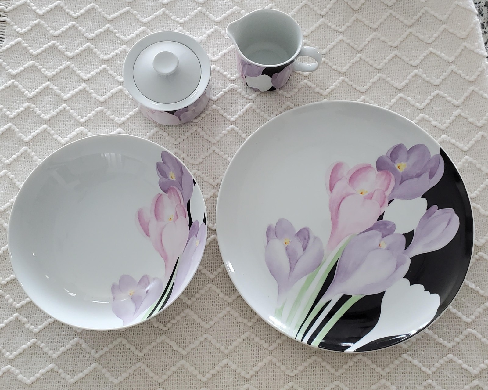 MIKASA DINNERWARE-VOGUE L1052-4 PIECE SET-SERVER PLATE & BOW