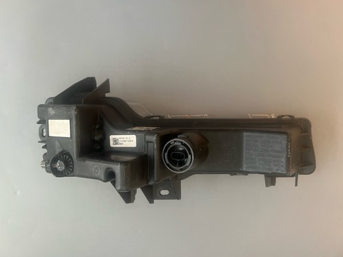 2017-2023 TESLA MODEL Y/3 FOG LIGHT LEFT DRIVER 1507930-00-D 3 PIN OEM UNTESTED - Foto 2 di 5