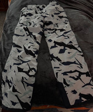 TSLA Boys L 14/16 Camouflage Snow Pants Skiing Snowboarding Winter Sports