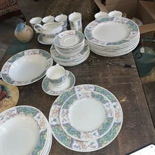  Villa Medici by Mikasa Dinnerware - Six plate settings - 40 pieces+
