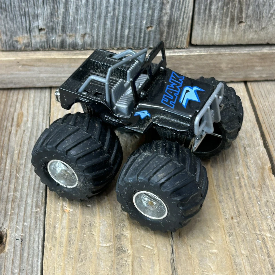 Monster Truck Diecast Jeep Hawk Super Chargers 1985 Matchbox de colección Foto 2 de 4