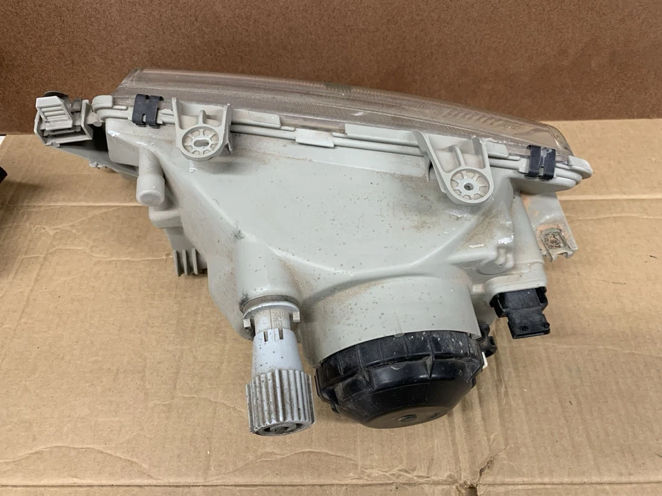 99 00 01 02 Saab 9-3 Right hand Passenger side Headlight headlamp assembly Foto 3 de 4