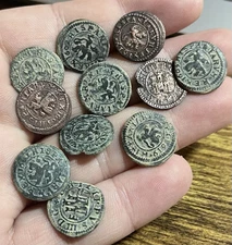 ATTRACTIVE Early 1600s 2 Maravedis Spanish Colonial Old Coin Pirate Gold Era 1EA