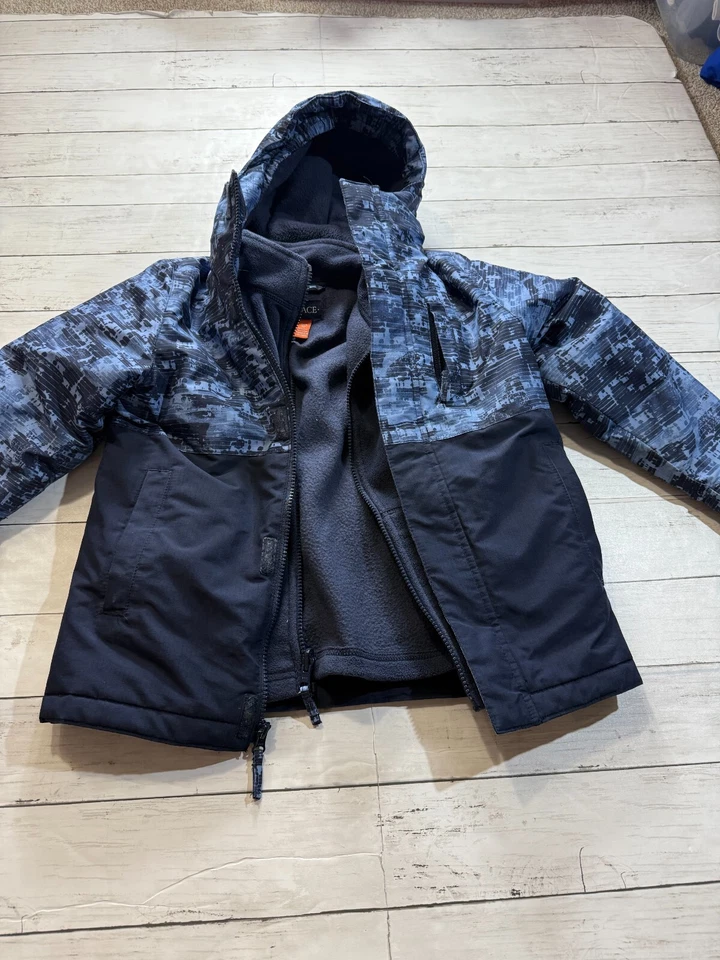 The Children’s Place Boy's Black Gray Puffer Winter Jacket Coat 2 Piece Size S/P - Image 3 of 4