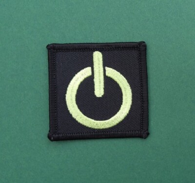 POWER ON Bügelbild Patch: Symbol Grün Up Button Schalter Turn On Press Fun Geschenk