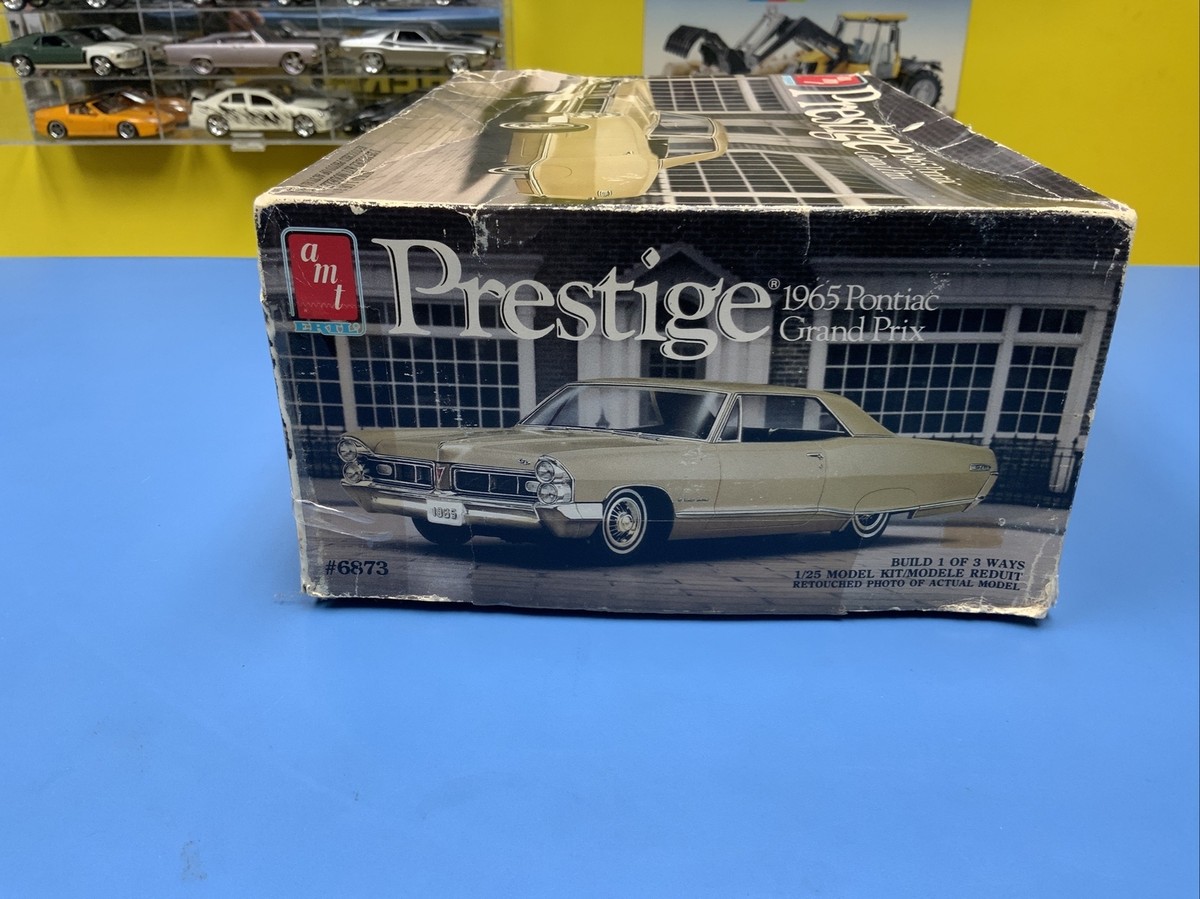 AMT Prestige 1965 Pontiac Grand Prix 1/25 Model Kit 6873