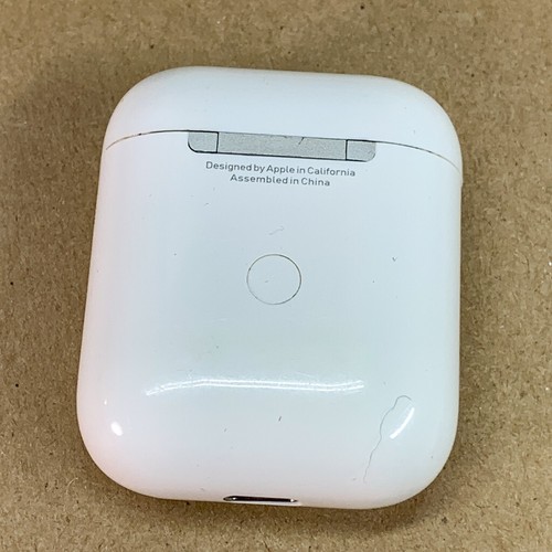 Apple AirPods A2031 2nd Generation Left, Right, & Charging Case READ Not Working - Picture 4 of 11