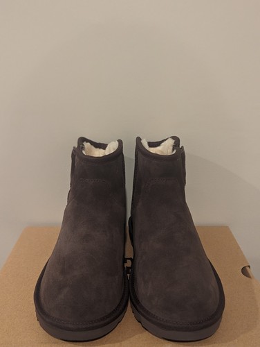 Ugg Australia Kids Adri Classic Mini Boots Size 5 NIB - Picture 3 of 6