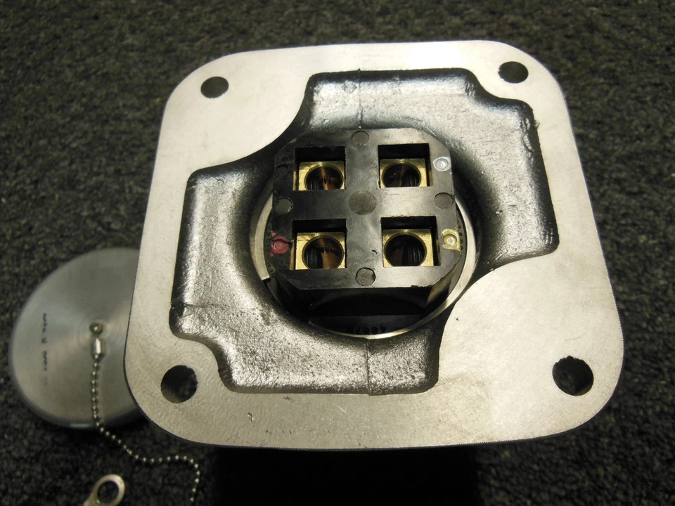 Killark WRWJS-1004 100A 3PH 4w 4p 600VAC/250VDC screw cap - Image 3 of 4