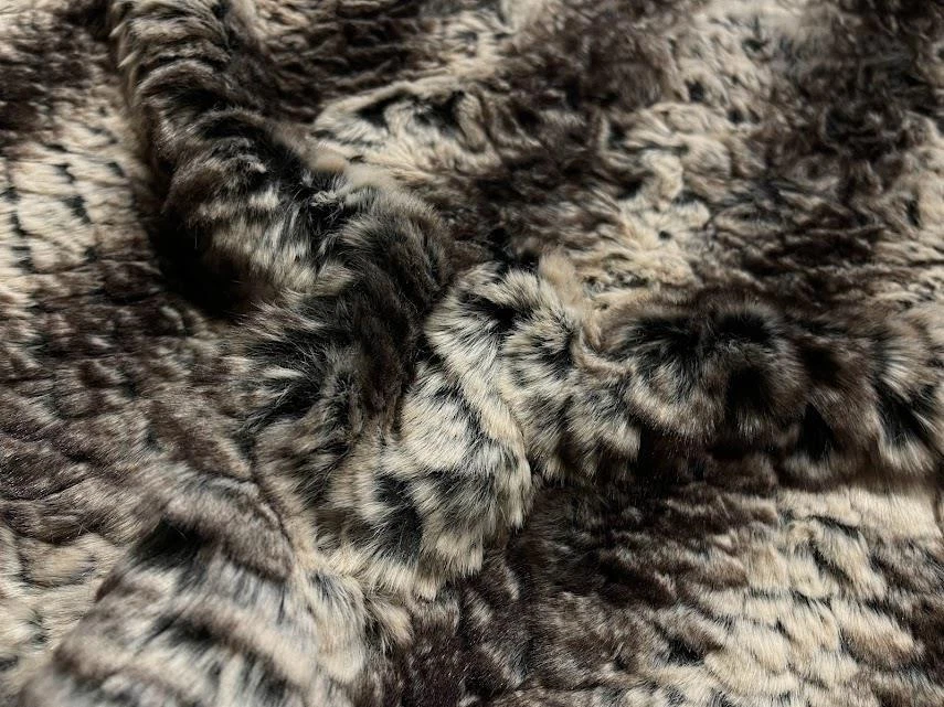 Material de tela de piel sintética súper lujoso HI LO MARRÓN OSCURO Y CREMA CHINCHILA Foto 4 de 4