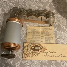 Vintage Mirro Cookie Pastry Press 12 Discs 3 Tips Rack Nice!