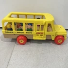 vintage fisher price little people school bus & 7 People Passengers