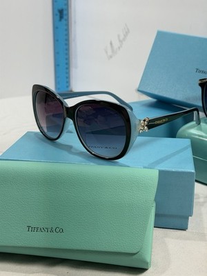 Tiffany & Co. ティファニー　フラワー　TF 4068 サングラス Tiffany & Co - Black and Blue gradient Sunglasses W/Flower TF4048