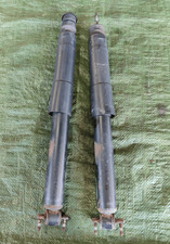 Stoßdämpfer hinten. Links JEEP GRAND CHEROKEE (WG) 2.7 CRD Limited aut. SUV