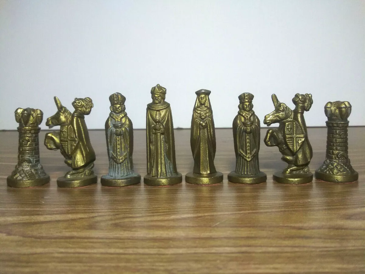 Carolingi XIV Chess Pieces  Chess pieces, Chess board, Medieval chess set