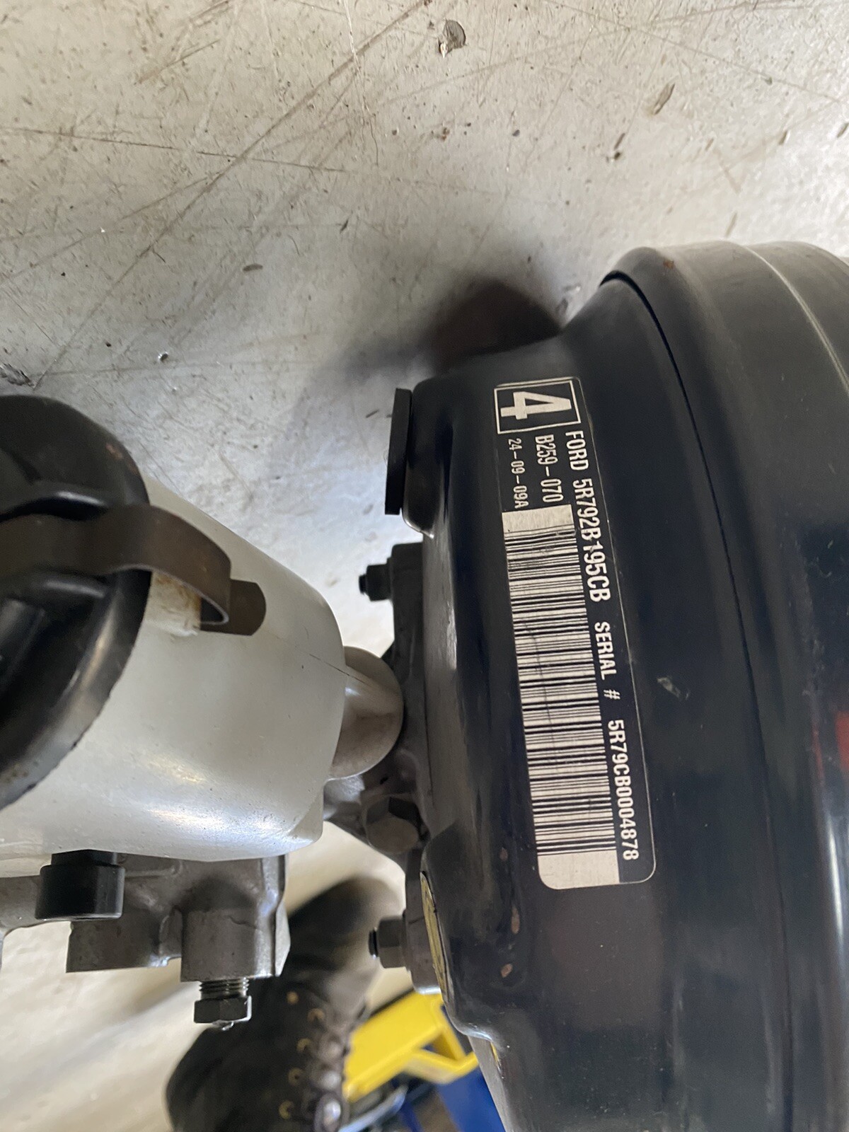 Genuine Ford Territory 20092010 SY2 RWD Brake Booster eBay