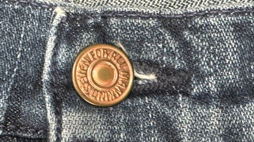 7 For All Mankind Dojo Women's 5 Pocket Capri Denim Jean Shorts Size 27 - Picture 3 of 13