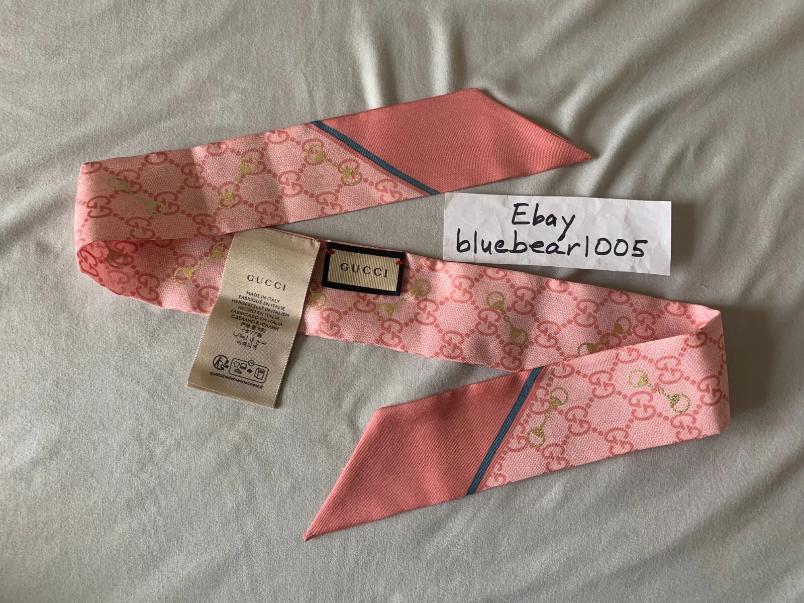 Foulard bandeau nœud en soie rose logo GUCCI GG neuf