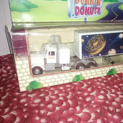 Dunkin' Donuts Limited Edition 1995 White Tractor Trailer Semi Die