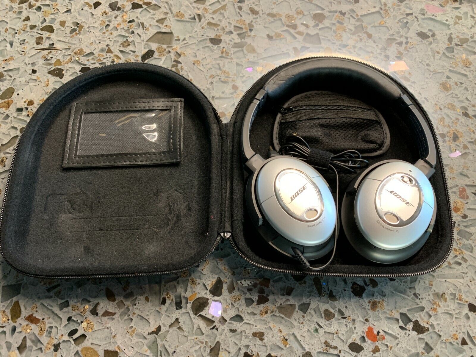 オーディオ機器Bose Quietconfort 15