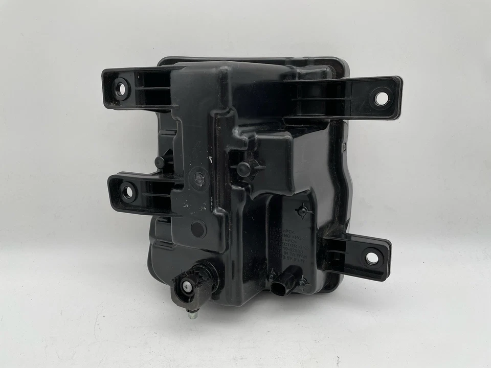 For 2016 2017 2018 CHEVROLET SILVERADO 1500 DRIVER SIDE LED FOG LIGHT LAMP TYC - Image 4 of 4