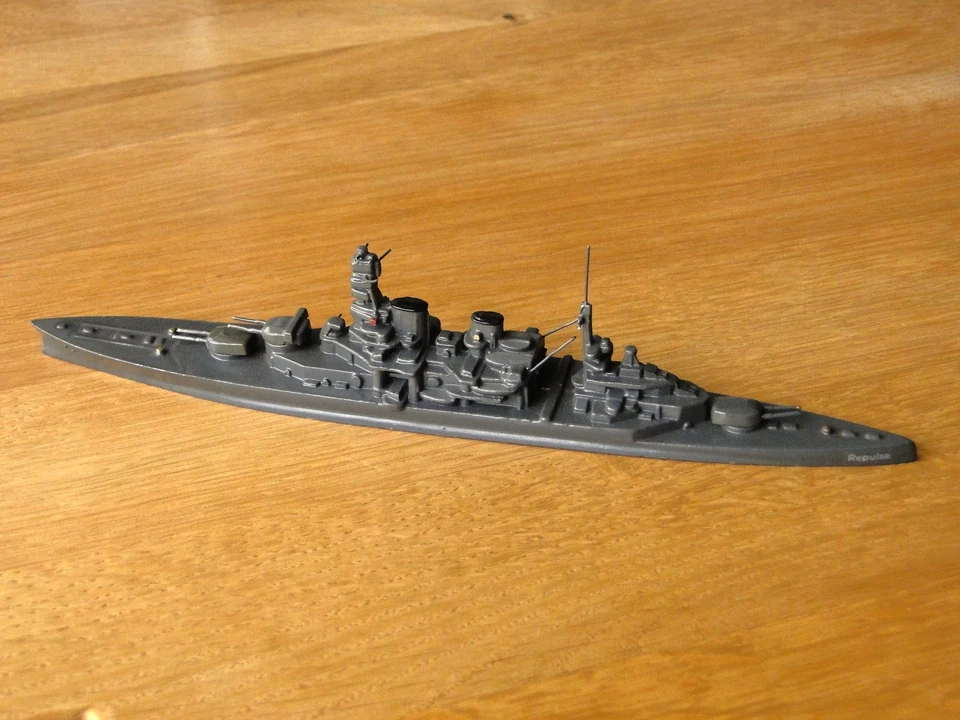 Wiking Schiff REPULSE, Schiffsmodell 1:1250