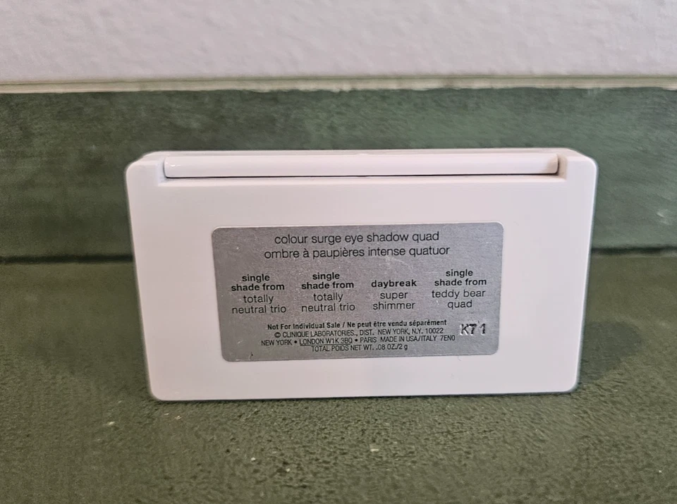 Clinique Colour Surge Eye Shadow Quad Totally Neutral Daybreak Teddy Bear NEW - Image 3 of 4