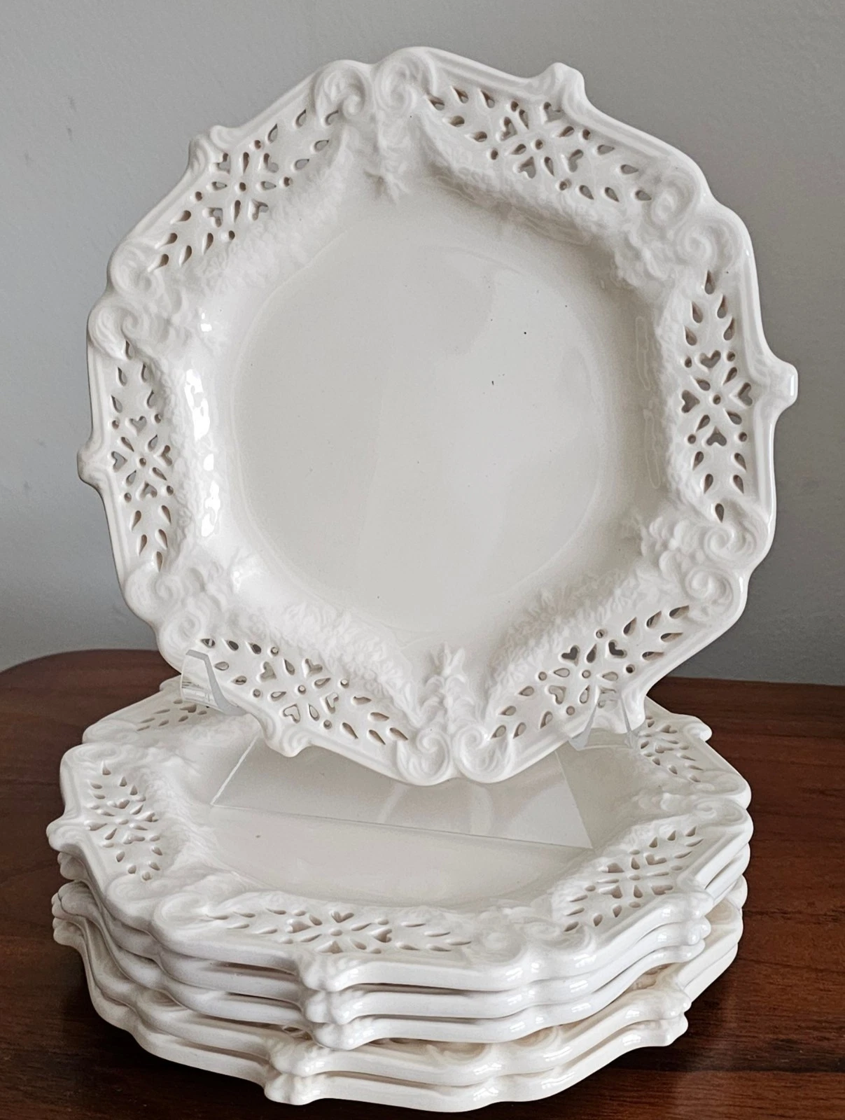 Hartley & Green Pie Plates From Leed Pottery of England Set of 6 Size 7 1/2 Ins