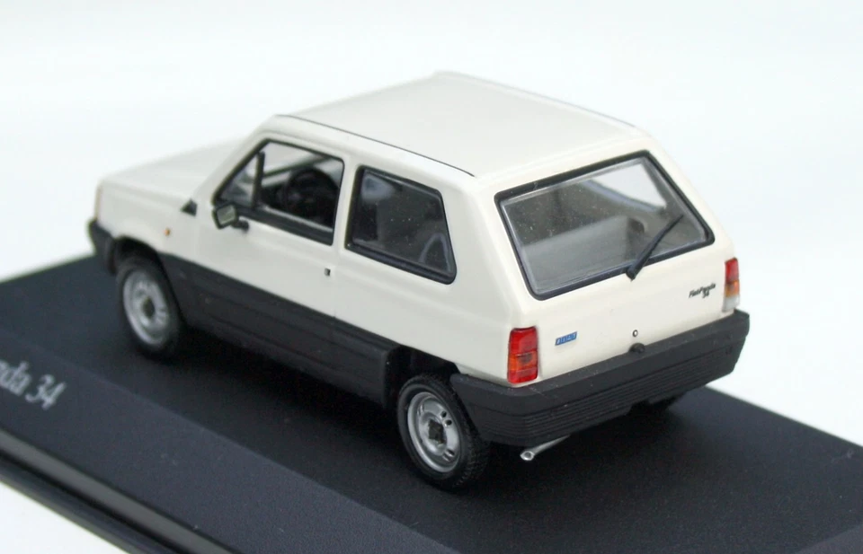 Fiat Panda 34 тип 141 Bj. 1980-1986, белый, Minichamps-Modell в M.1: 43, в коробке - Изображение 2 из 4