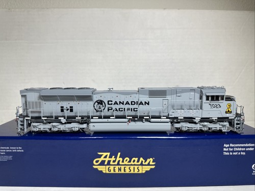 Ho Scale Athearn Genesis Canadian Pacific CP Military SD70ACU #7023 W/ DCC Sound - Picture 2 of 3