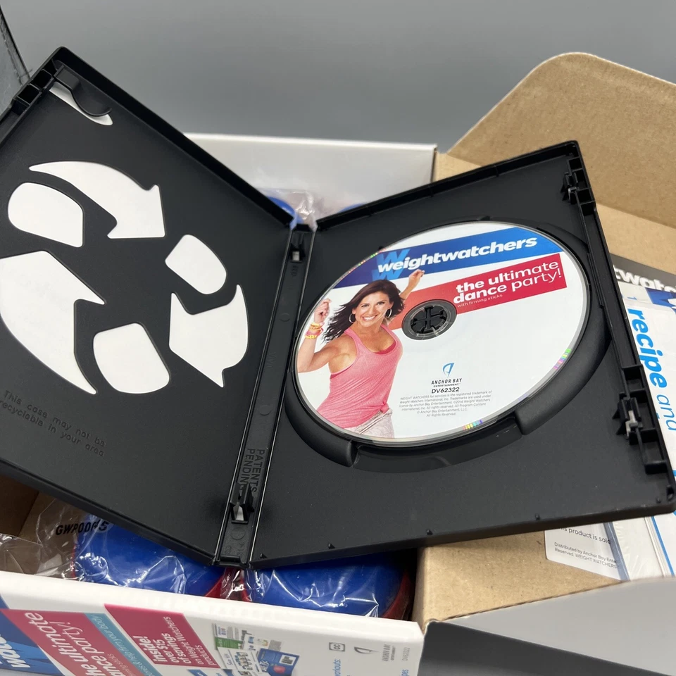 Weight Watchers - THE ULTIMATE DANCE PARTY WORKOUT KIT With Firming Sticks - Image 4 of 4