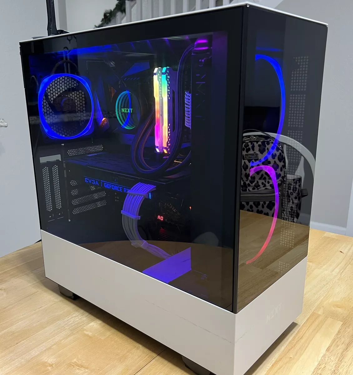 Gaming PC NZXT Desktop - I9 9900K, RTX 2080 Ti, 32GB 3200mhz RAM, 2TB M.2 Gaming PC NZXT Desktop - I9 9900K, RTX 2080 Ti, 32GB 3200mhz RAM, 2TB M.2