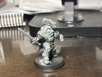 Warhammer 40K Custom Kitbashed Gravis Captain 