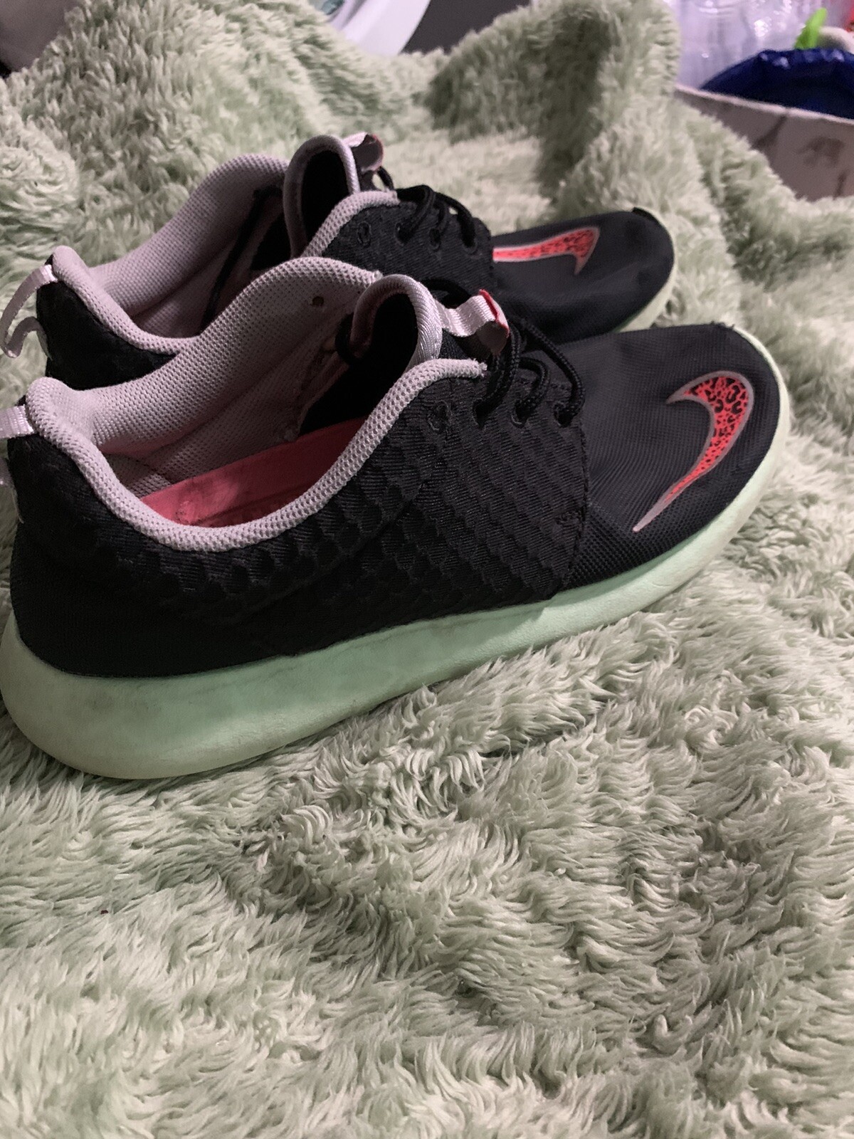 nike roshe run fb yeezy