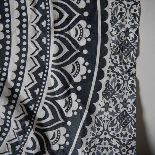 Floral Mandala Print Gray & White Boho Hippie Tapestry Wall Hanging 53" x 59" - 第 5/9 張圖片