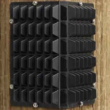 Equi-Essentials Stall Corner Scratcher 3-Pack Black