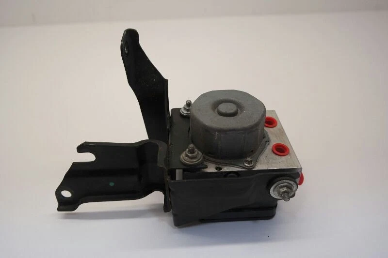 2012 Nissan Versa 1.8l Anti Lock ABS Pump OEM - Image 4 of 4