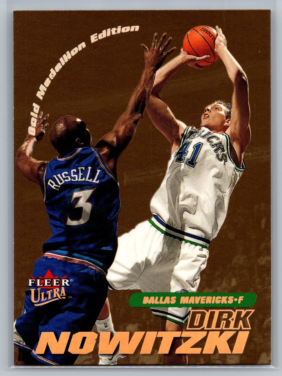 2000-01 Fleer Ultra #386 Gold Medallion Dirk Nowitzki - HOF NM-MT