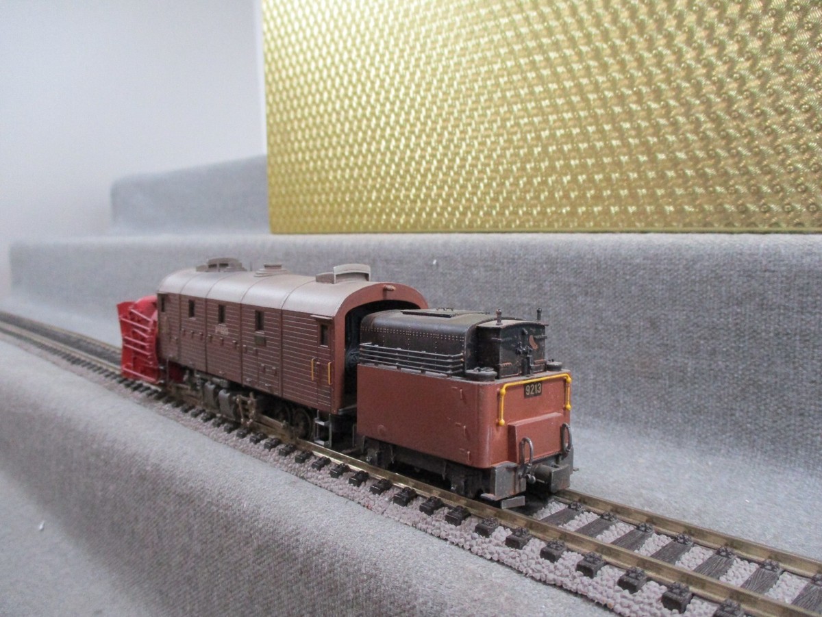 Ferro-Suisse Schneeschleuder X rot d 9213 RhB [H0m, DC