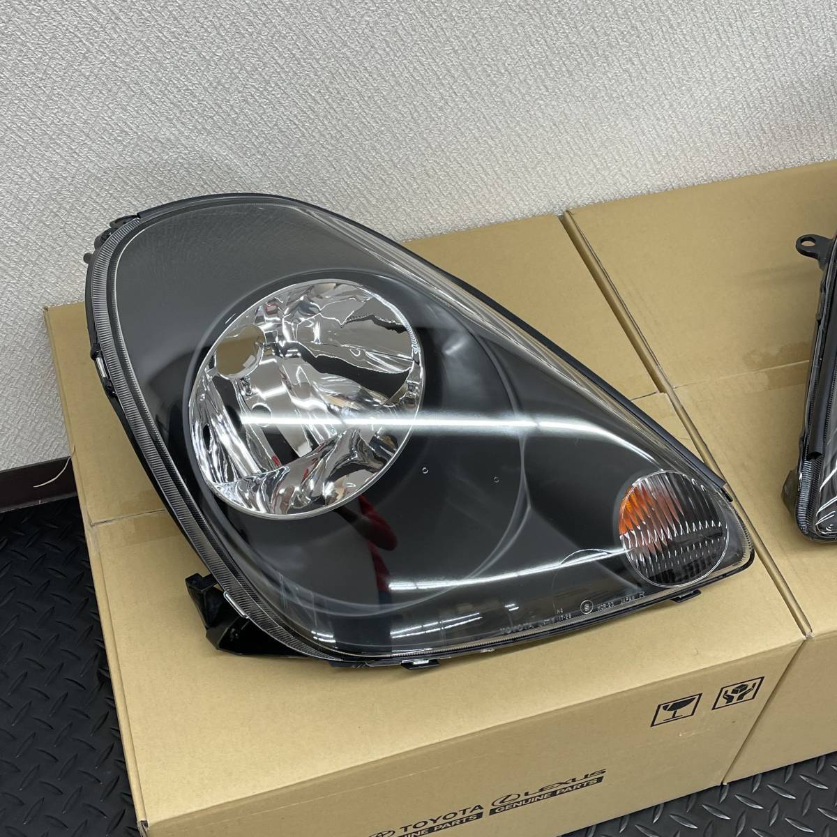 Louisさま専用 Toyota MR-S MR2 MRS spyder Spider ZZW30 Headlights Used