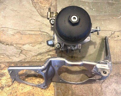 2007-2010 BMW M6 ENGINE OIL FILTER W/ HOLDER BRACKET 11427836449  