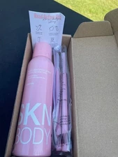 SKN Body Shave& Glow Hair identifier spray& 4 Dermaplaning tools New in box